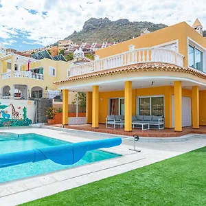 https://spacious-four-bedroom-villa-with-magnificent-views.tenerifehoteles.net